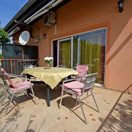 Mari - 30m From The Sea Seline