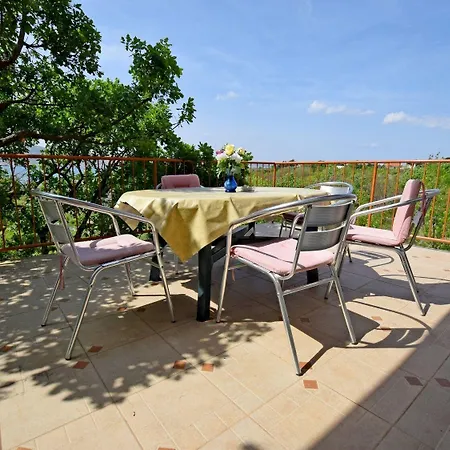 Mari - 30m From The Sea